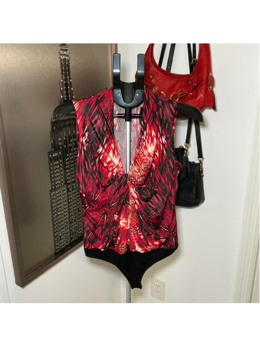 Bebe Red Black Abstract Print Twist Front Bodysuit Size L